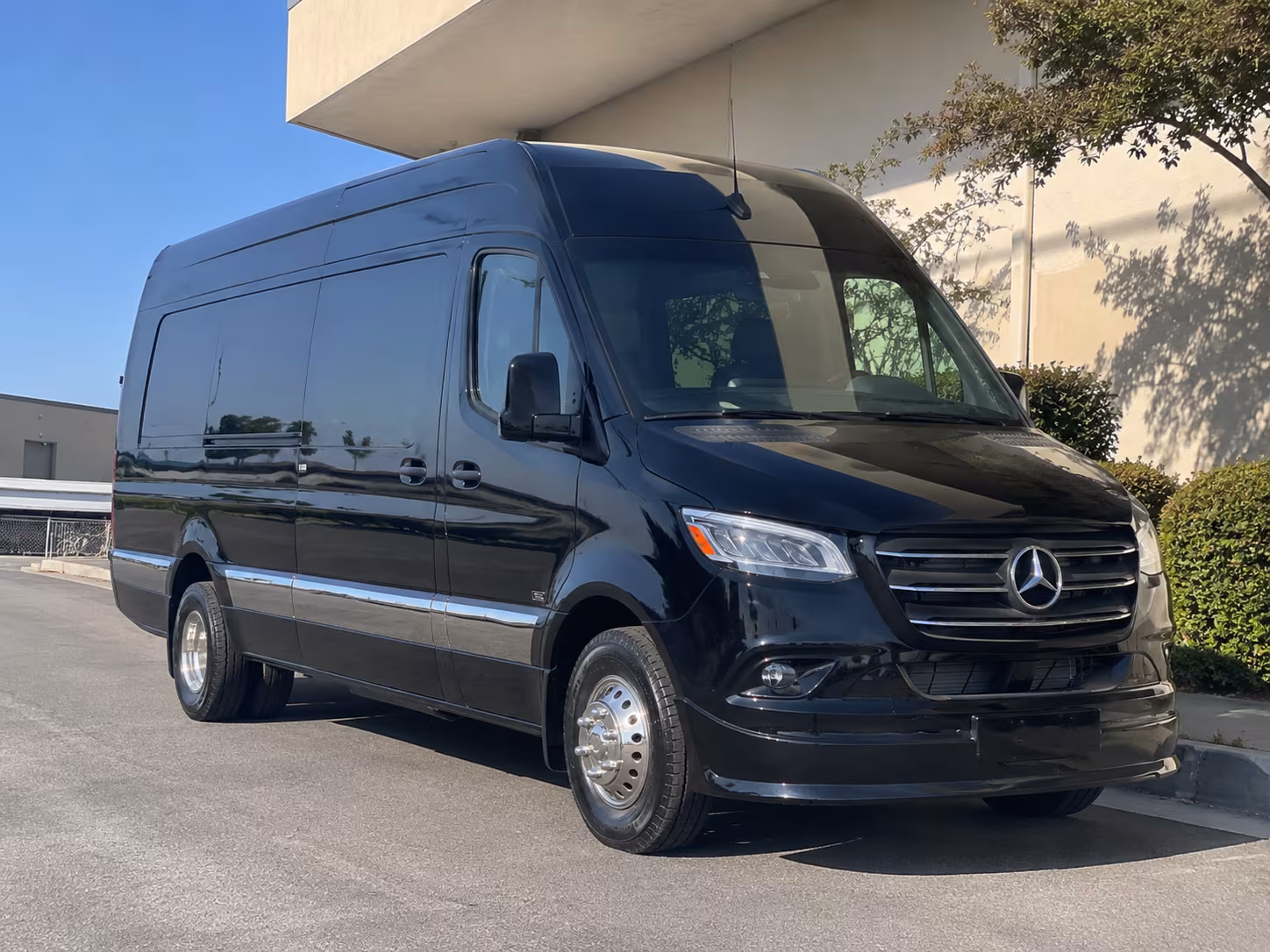 find the perfect transportation for your next airport transfer 2