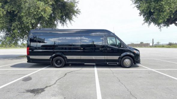 sprinter limousine glendale